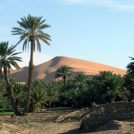 Hotel Riad Oasis Мерцуга Екстериор снимка