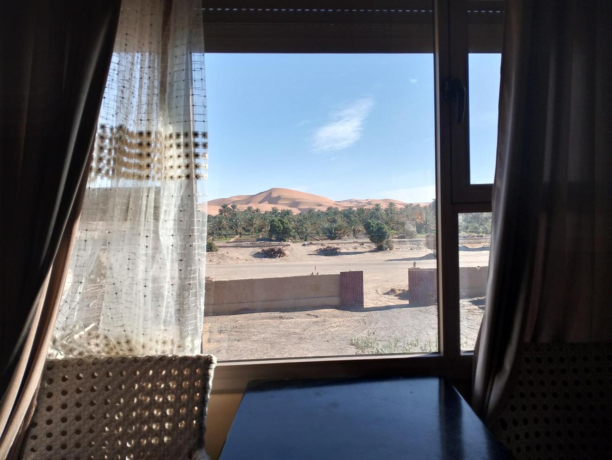 Hotel Riad Oasis Мерцуга Екстериор снимка