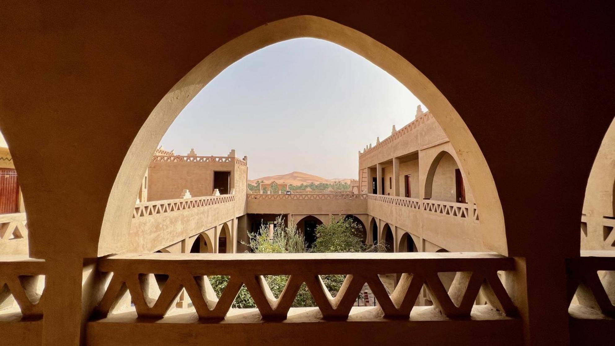 Hotel Riad Oasis Мерцуга Екстериор снимка