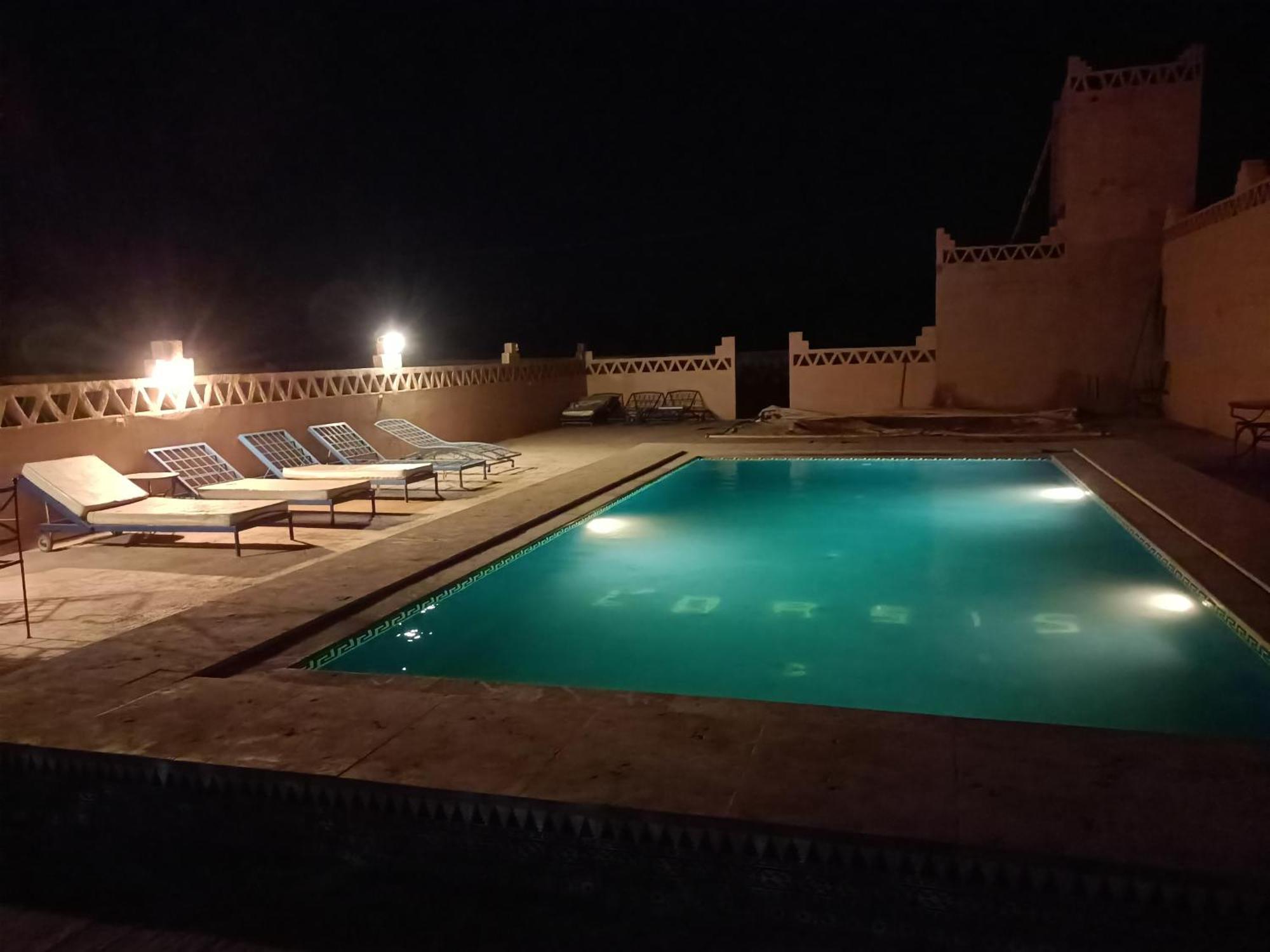 Hotel Riad Oasis Мерцуга Екстериор снимка