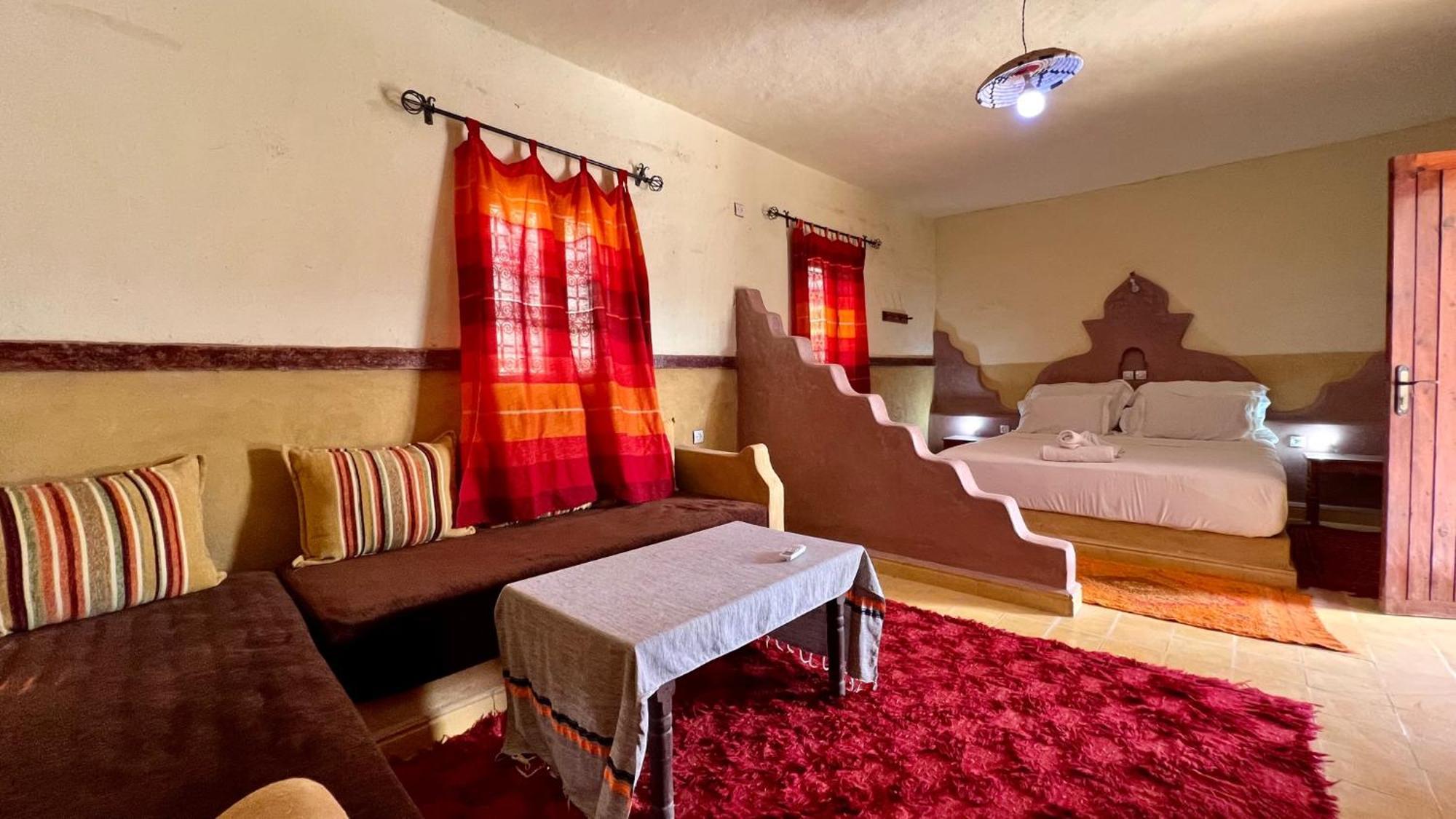Hotel Riad Oasis Мерцуга Екстериор снимка