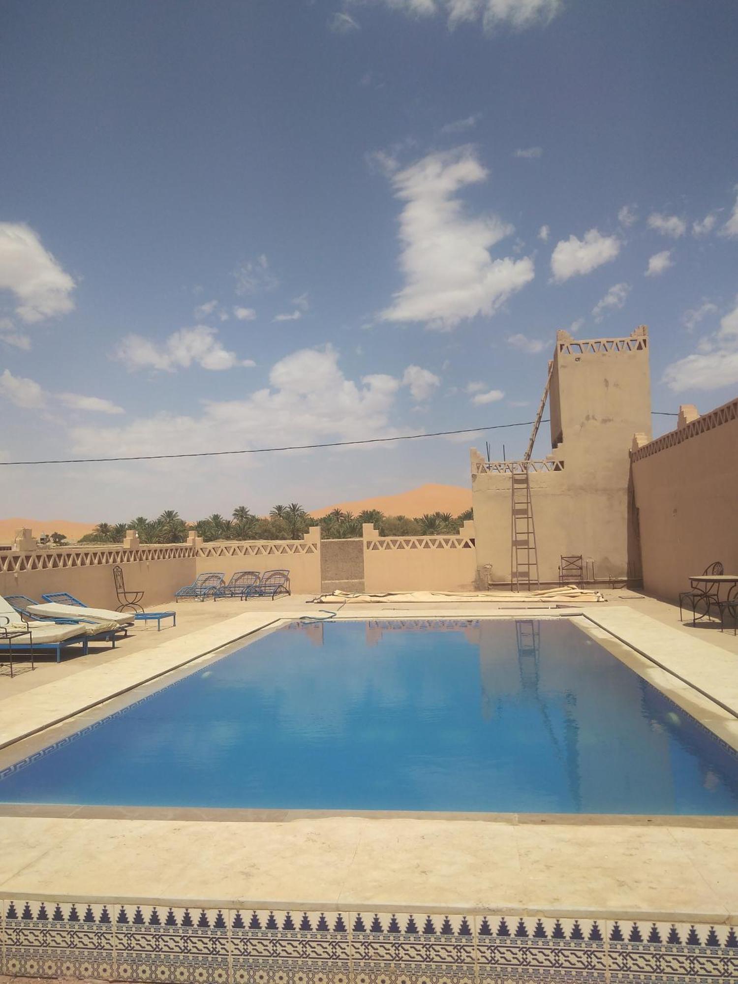 Hotel Riad Oasis Мерцуга Екстериор снимка