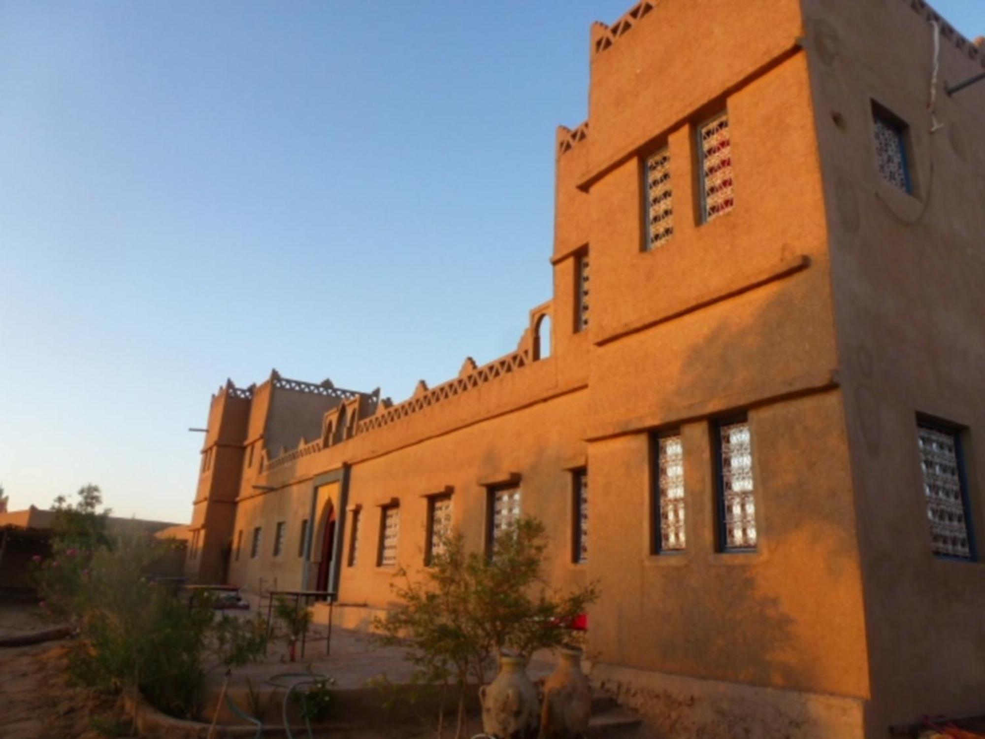 Hotel Riad Oasis Мерцуга Екстериор снимка