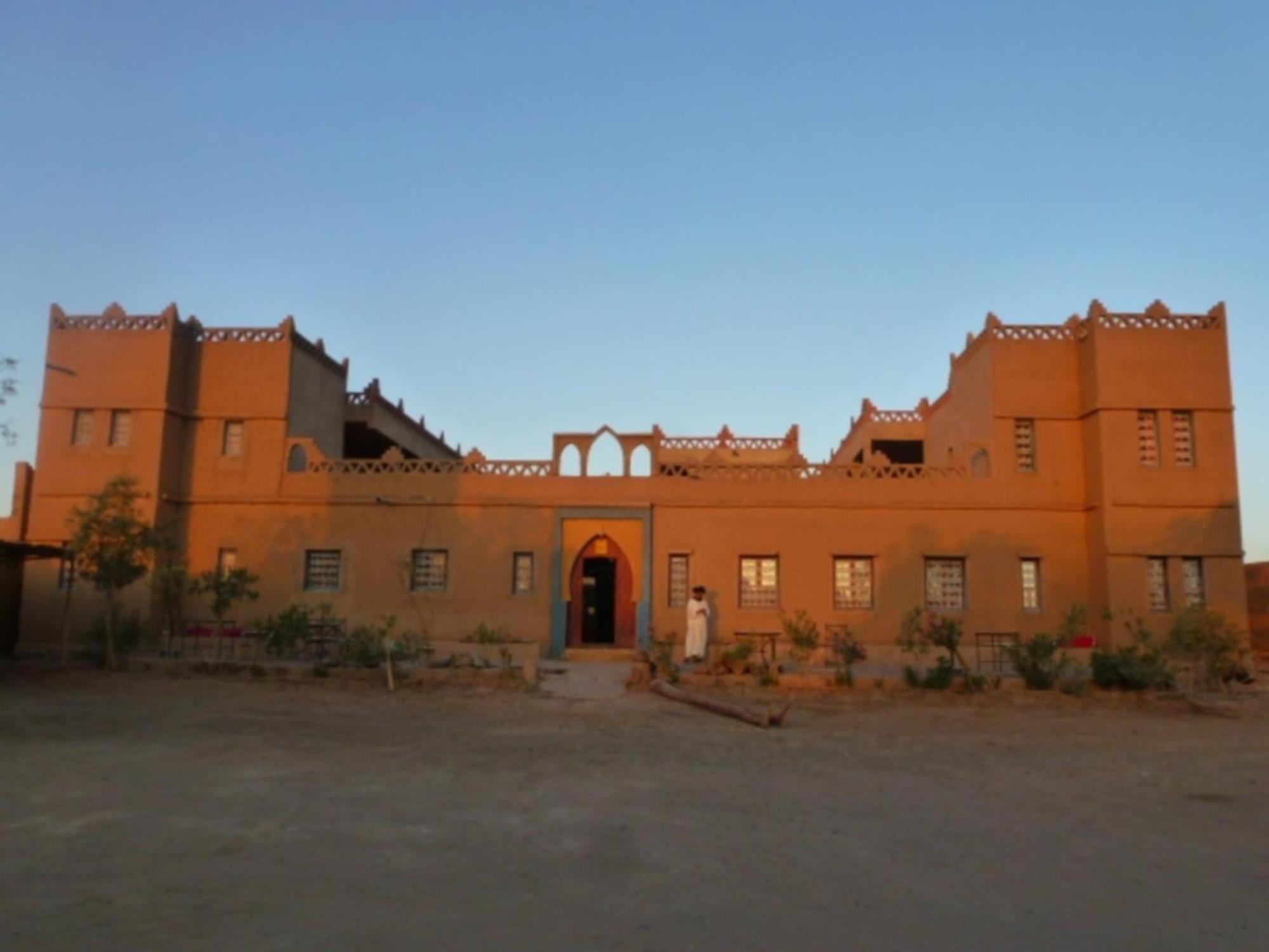 Hotel Riad Oasis Мерцуга Екстериор снимка