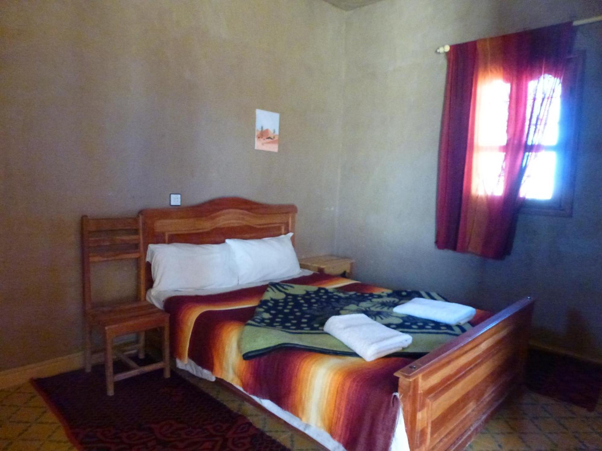 Hotel Riad Oasis Мерцуга Екстериор снимка