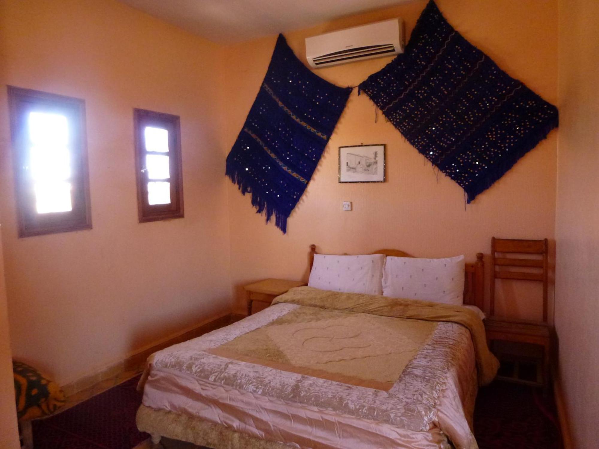 Hotel Riad Oasis Мерцуга Екстериор снимка