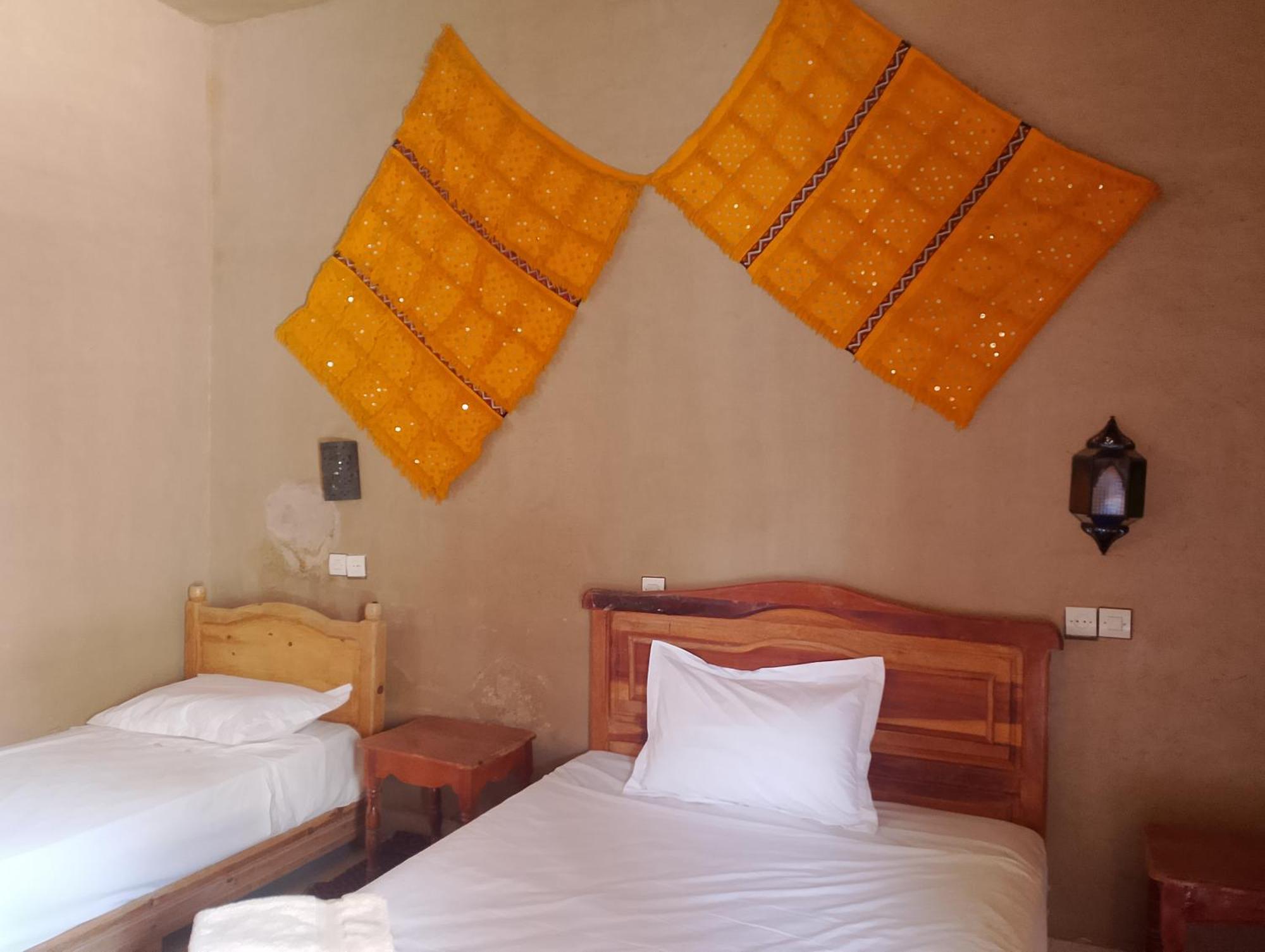 Hotel Riad Oasis Мерцуга Екстериор снимка