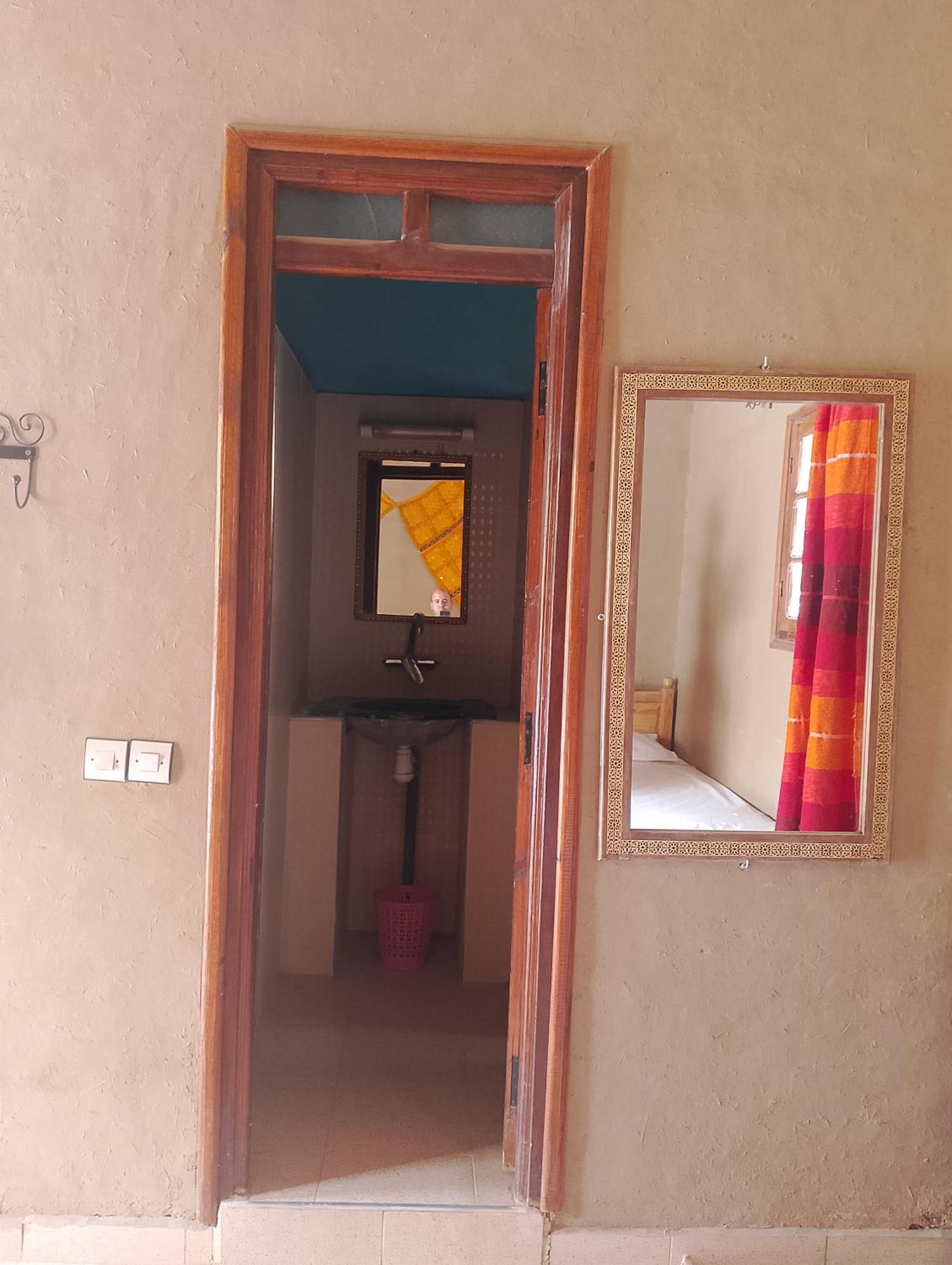 Hotel Riad Oasis Мерцуга Екстериор снимка
